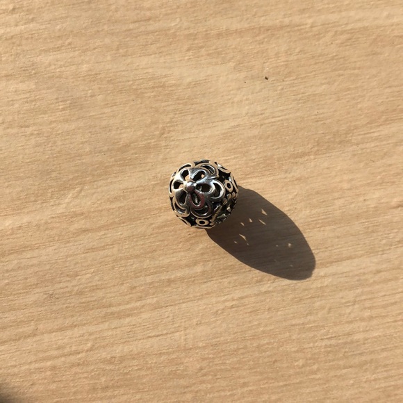 💯 % Authentic Pandora charm - Picture 3 of 4